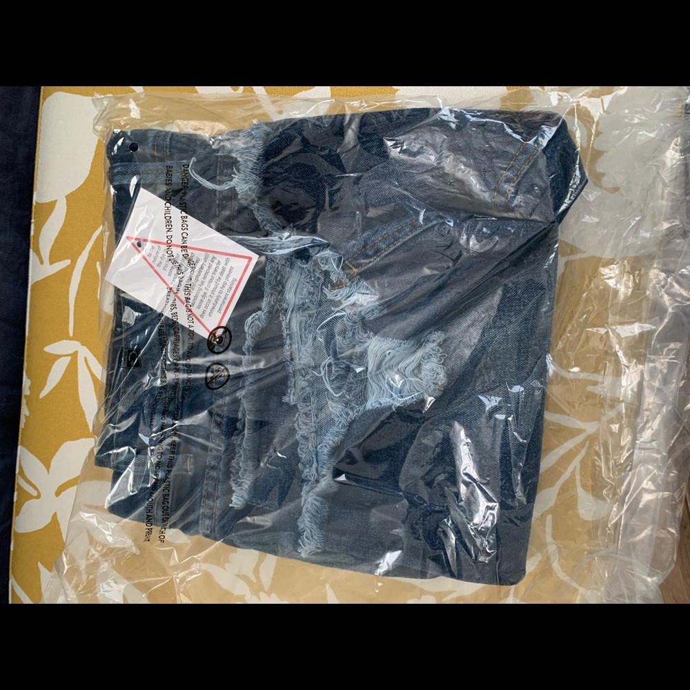 Men’s Distress Blue Shorts